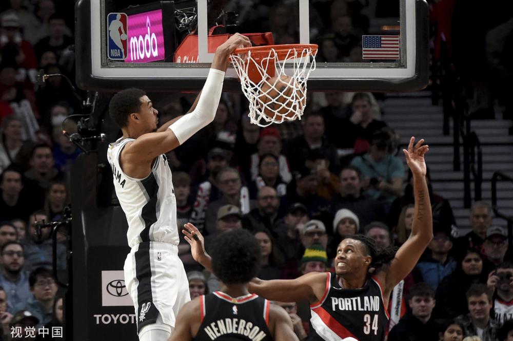 根据国际足 根据国际足